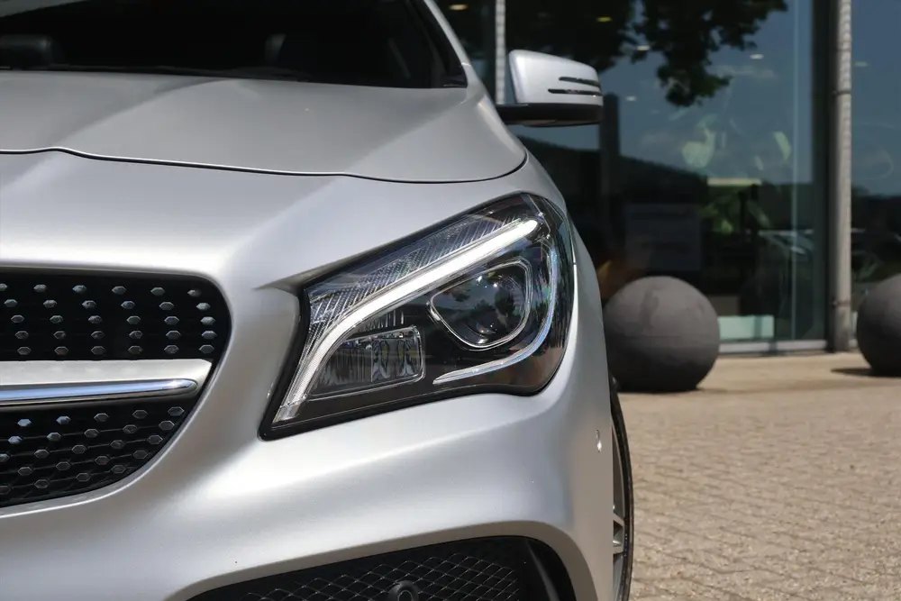 Mercedes-Benz CLA 180 AMG-LINE Magno Polarzilver uit 2019, foto 4