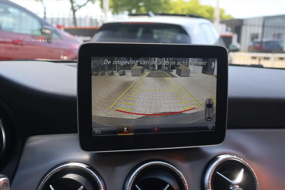 Mercedes-Benz CLA 180 AMG-LINE Magno Polarzilver uit 2019, foto 9