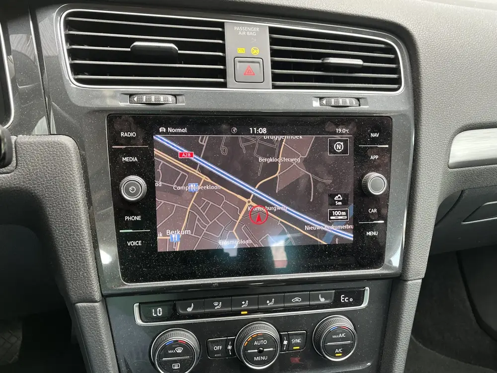 Volkswagen E-Golf E-DITION Aut/Ecc/Navi/Camera (bj 2020) uit 2020, foto 8