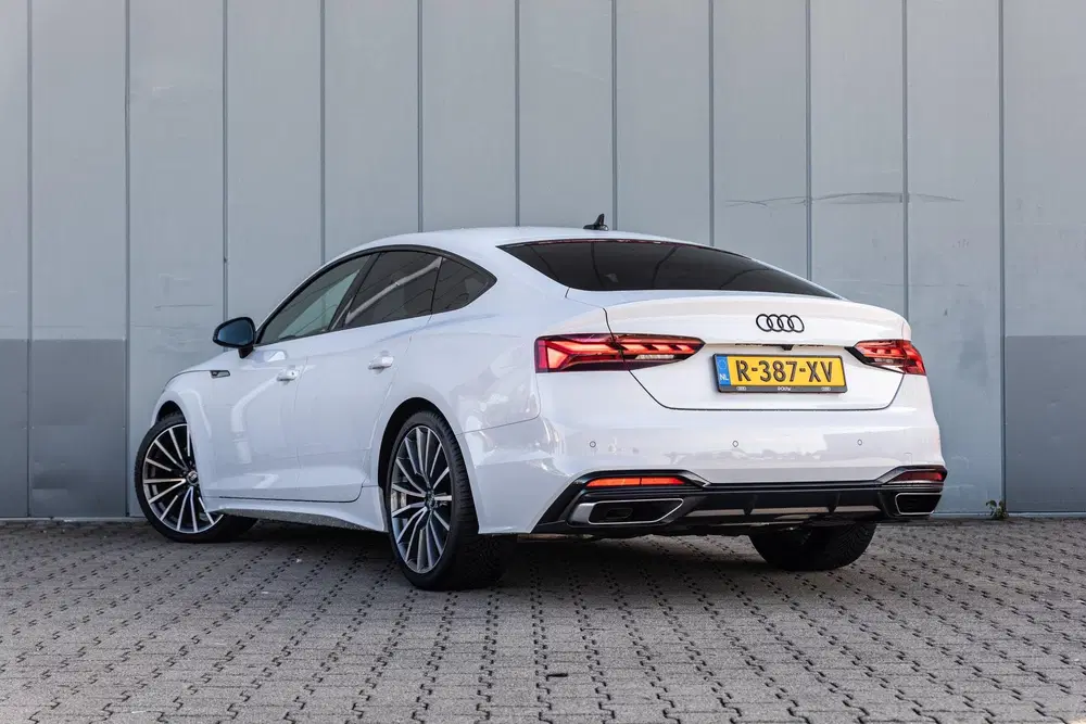 Audi A5 35 TFSI 150pk S edition Competition uit 2023, foto 13