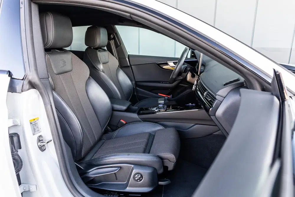 Audi A5 35 TFSI 150pk S edition Competition uit 2023, foto 16
