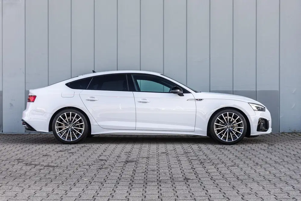 Audi A5 35 TFSI 150pk S edition Competition uit 2023, foto 3