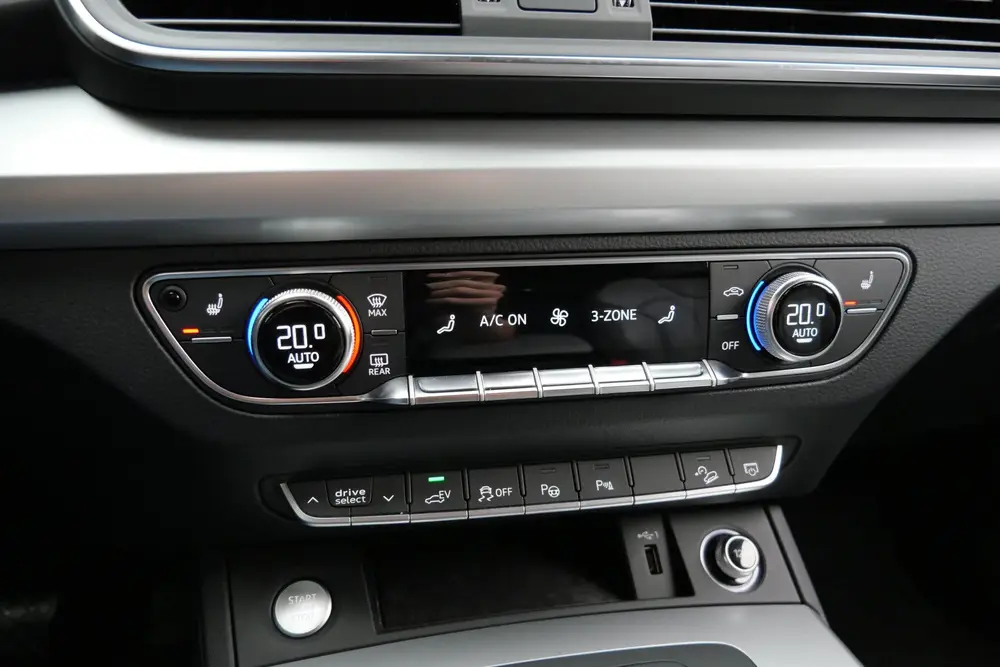 Audi Q5 55 TFSI e Quattro Competition uit 2020, foto 10