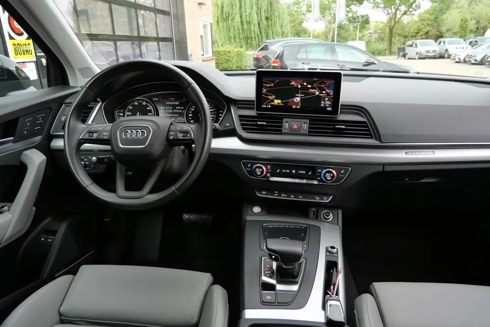 Audi Q5 55 TFSI e Quattro Competition uit 2020, foto 6