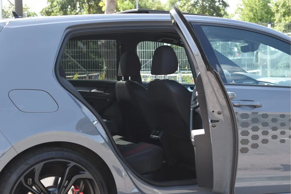 Volkswagen Golf 2.0 TSI GTI TCR Performance Pack Executive 2 uit 2019, foto 14