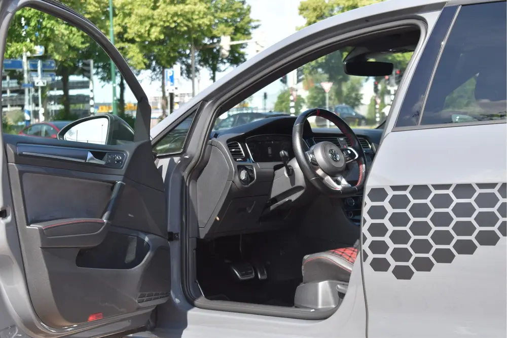 Volkswagen Golf 2.0 TSI GTI TCR Performance Pack Executive 2 uit 2019, foto 16