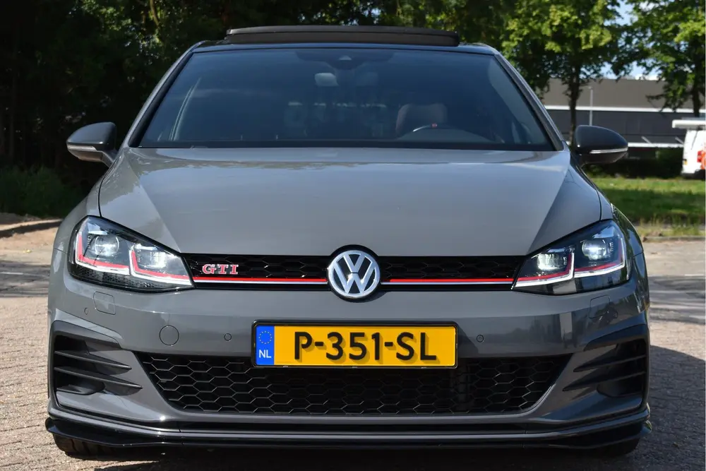 Volkswagen Golf 2.0 TSI GTI TCR Performance Pack Executive 2 uit 2019, foto 4