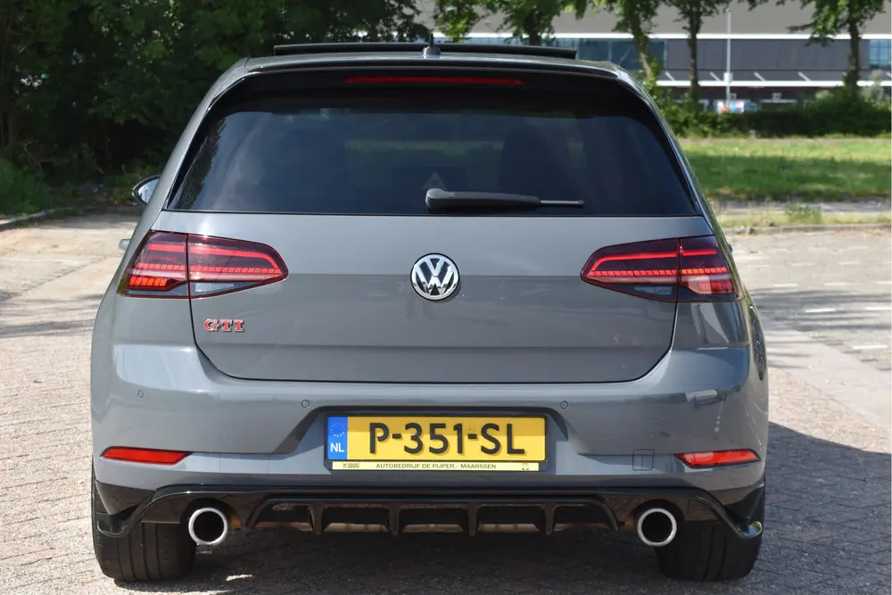 Volkswagen Golf 2.0 TSI GTI TCR Performance Pack Executive 2 uit 2019, foto 7