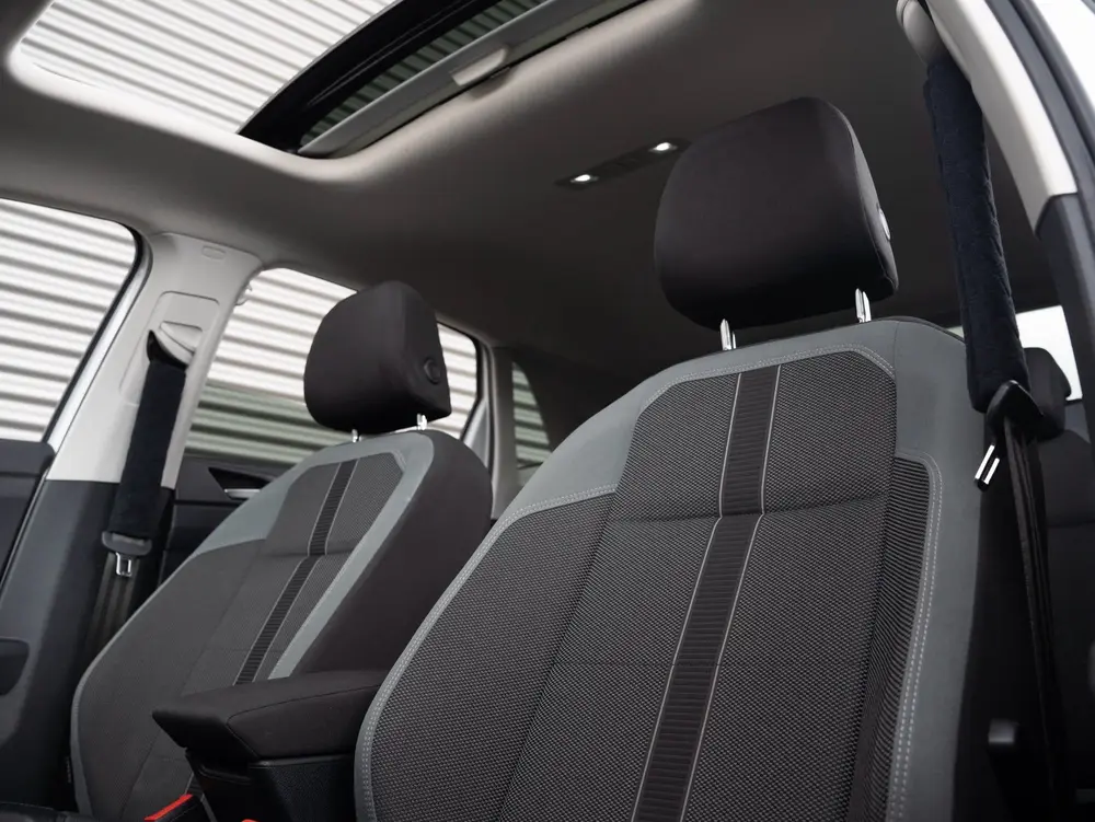 Volkswagen Polo 1.0 TSI Highline Business R Pano Camera Navi uit 2020, foto 19