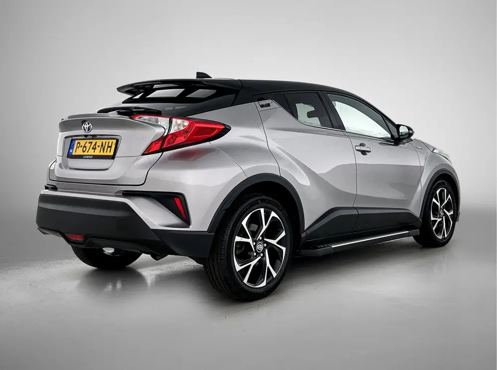 Toyota C-Hr 1.8 Hybrid Dynamic | Navigatie | Airco | Achteru uit 2019, foto 2