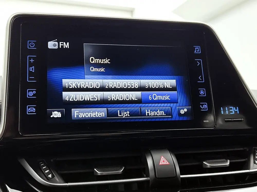 Toyota C-Hr 1.8 Hybrid Dynamic | Navigatie | Airco | Achteru uit 2019, foto 9