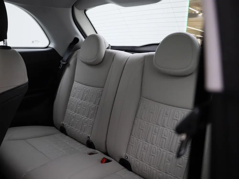 Fiat 500e 42 kWh La Prima by Bocelli uit 2023, foto 10