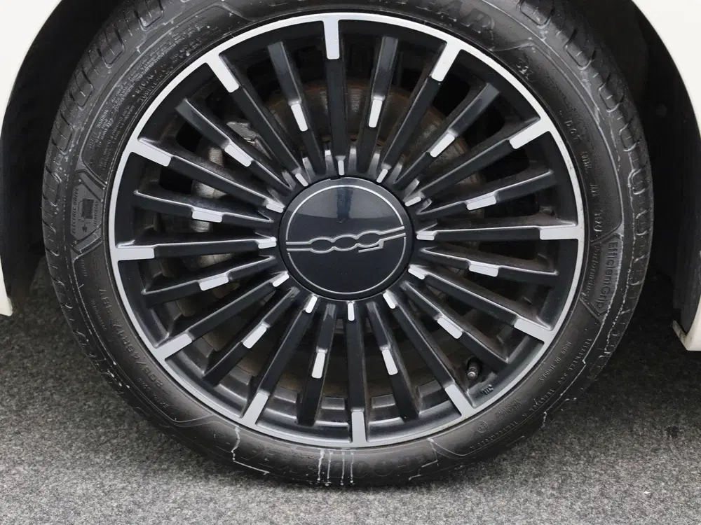 Fiat 500e 42 kWh La Prima by Bocelli uit 2023, foto 13