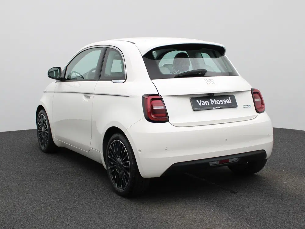 Fiat 500e 42 kWh La Prima by Bocelli uit 2023, foto 2