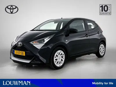 Toyota Aygo 1.0 VVT-i x-play uit 2020