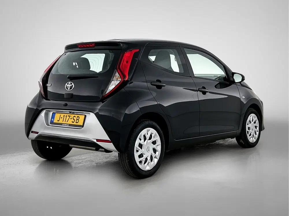 Toyota Aygo 1.0 VVT-i x-play uit 2020, foto 2