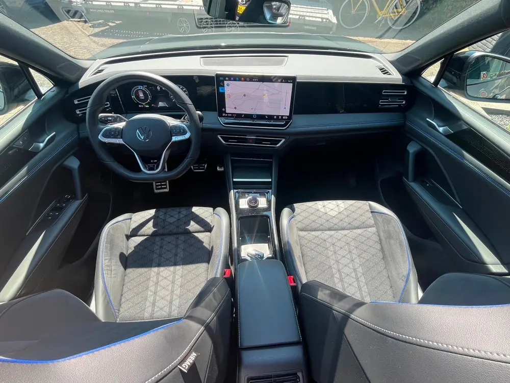 Volkswagen Tiguan 1.5 eHybrid R-Line pano trekh 1EIG 272PK N uit 2024, foto 15