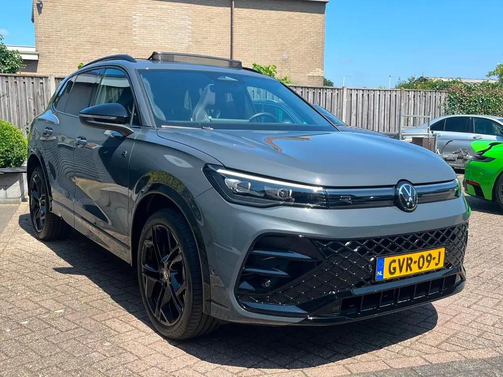Volkswagen Tiguan 1.5 eHybrid R-Line pano trekh 1EIG 272PK N uit 2024, foto 9