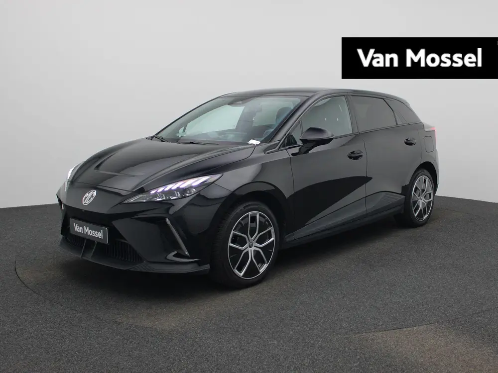 MG MG4 Long Range Luxury 64 kWh All-Season banden uit 2023