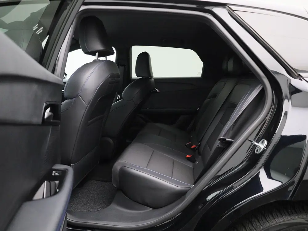 MG MG4 Long Range Luxury 64 kWh All-Season banden uit 2023, foto 10