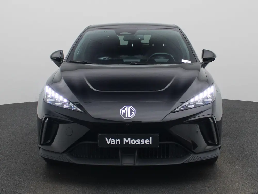 MG MG4 Long Range Luxury 64 kWh All-Season banden uit 2023, foto 3