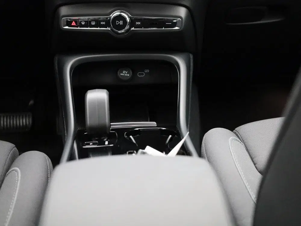 Volvo XC40 Recharge Core 70 kWh uit 2023, foto 10
