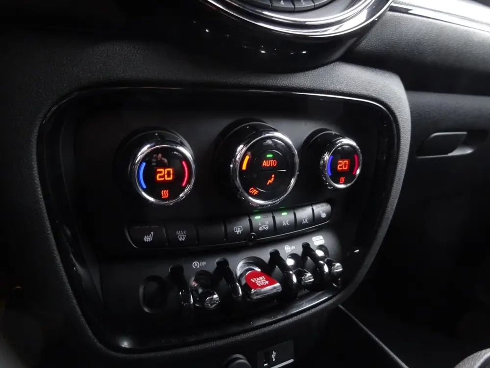 Mini Clubman 2.0 Cooper S Knightsbridge Edition Automaa uit 2019, foto 19