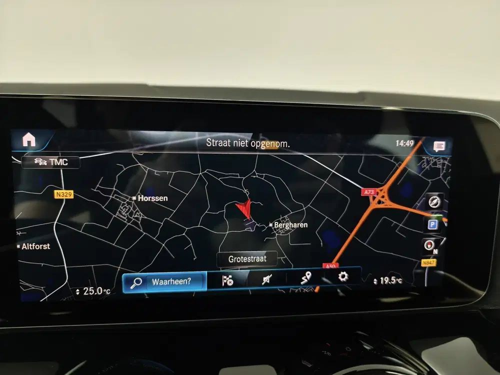 Mercedes-Benz GLA 180 Business Solution uit 2022, foto 11