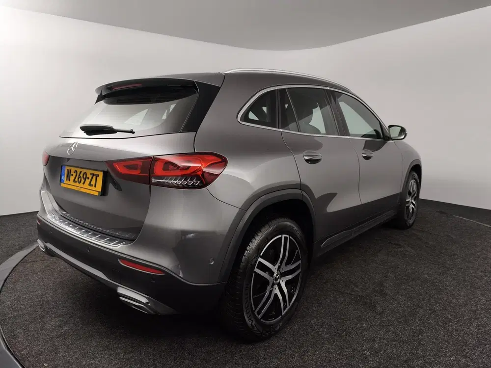 Mercedes-Benz GLA 180 Business Solution uit 2022, foto 2