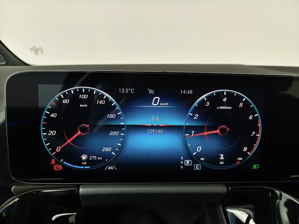 Mercedes-Benz GLA 180 Business Solution uit 2022, foto 4