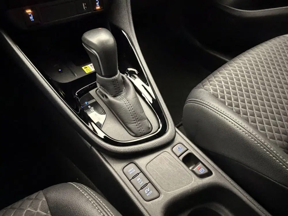 Toyota Yaris 1.5 Hybrid Executive uit 2021, foto 13