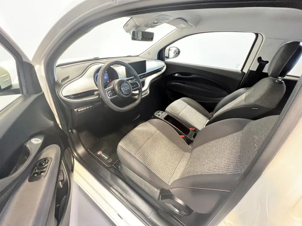Fiat 500 Icon 42 kWh uit 2022, foto 7