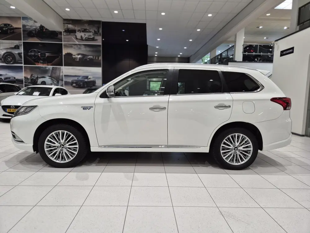 Mitsubishi Outlander 2.4 PHEV Intense+ uit 2021, foto 12