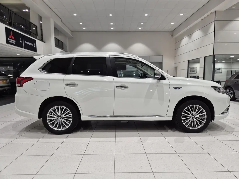 Mitsubishi Outlander 2.4 PHEV Intense+ uit 2021, foto 13