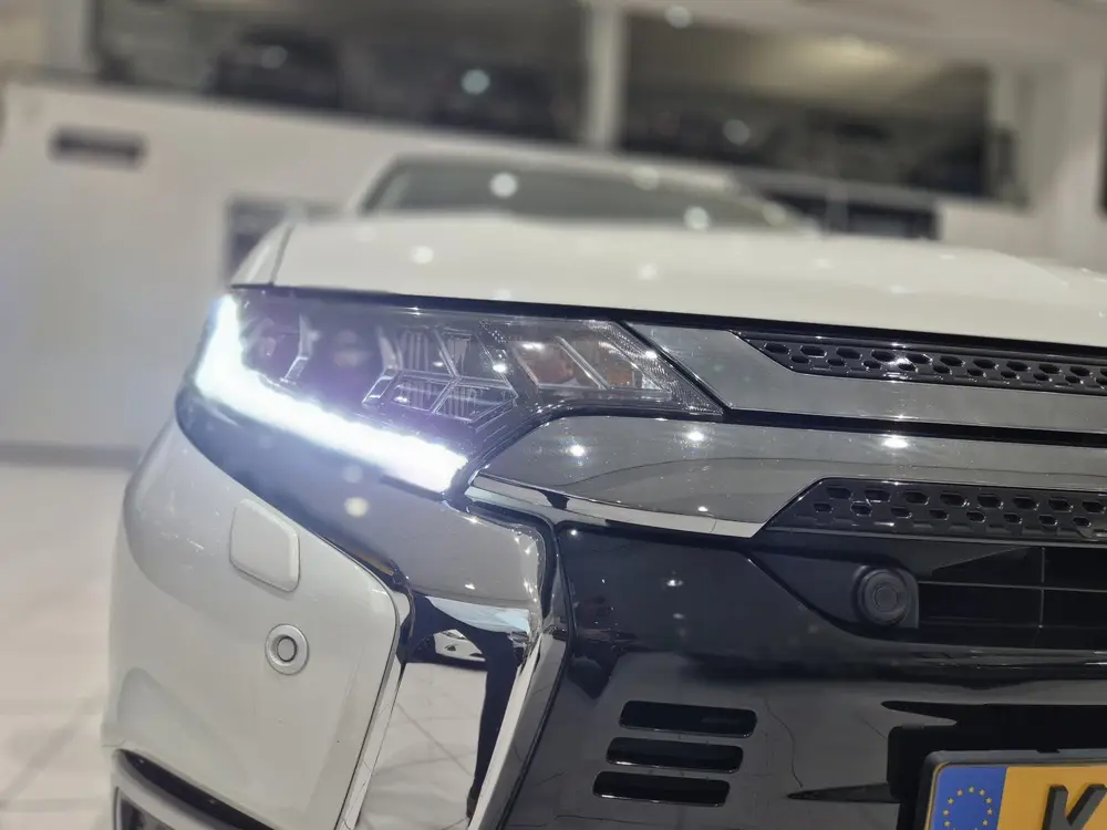 Mitsubishi Outlander 2.4 PHEV Intense+ uit 2021, foto 17