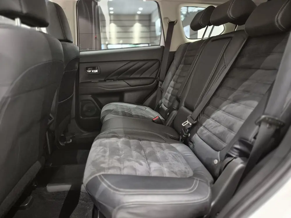 Mitsubishi Outlander 2.4 PHEV Intense+ uit 2021, foto 7