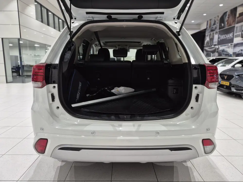 Mitsubishi Outlander 2.4 PHEV Intense+ uit 2021, foto 8
