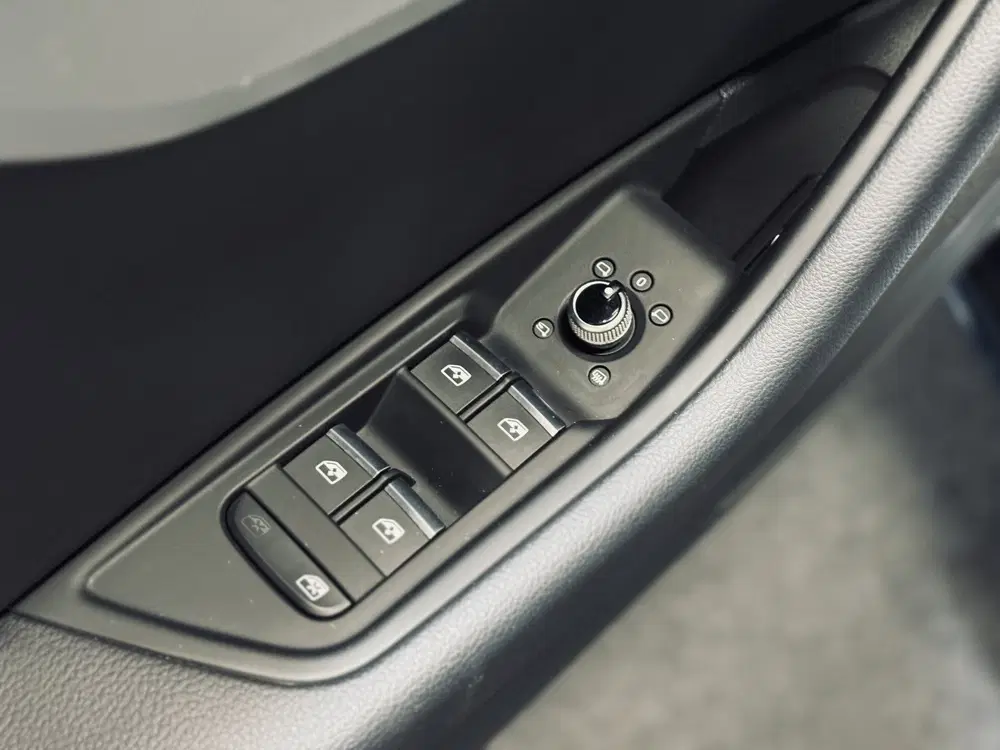 Audi A4 35 TFSI S edition S-Line uit 2022, foto 13