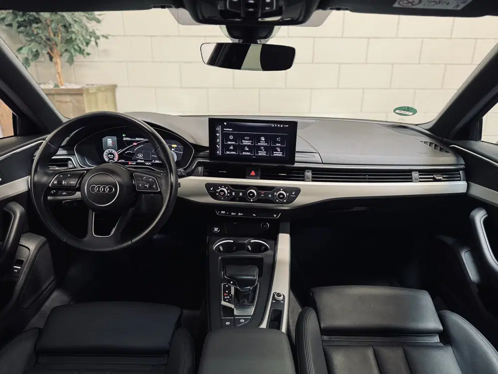 Audi A4 35 TFSI S edition S-Line uit 2022, foto 3
