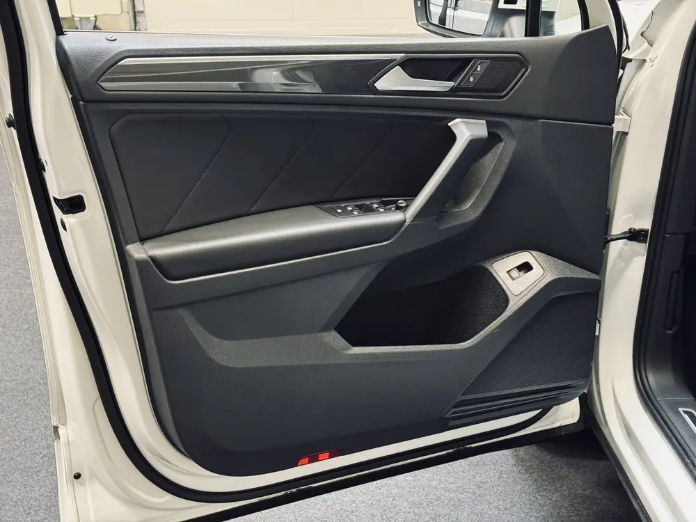 Volkswagen Tiguan 1.5 TSI ACT Highline R-Line | Panorama | L uit 2020, foto 11