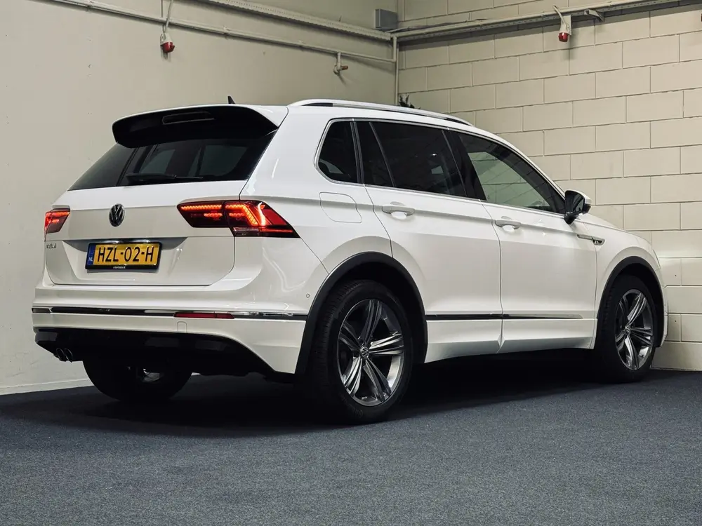 Volkswagen Tiguan 1.5 TSI ACT Highline R-Line | Panorama | L uit 2020, foto 2