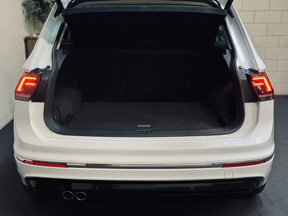 Volkswagen Tiguan 1.5 TSI ACT Highline R-Line | Panorama | L uit 2020, foto 7