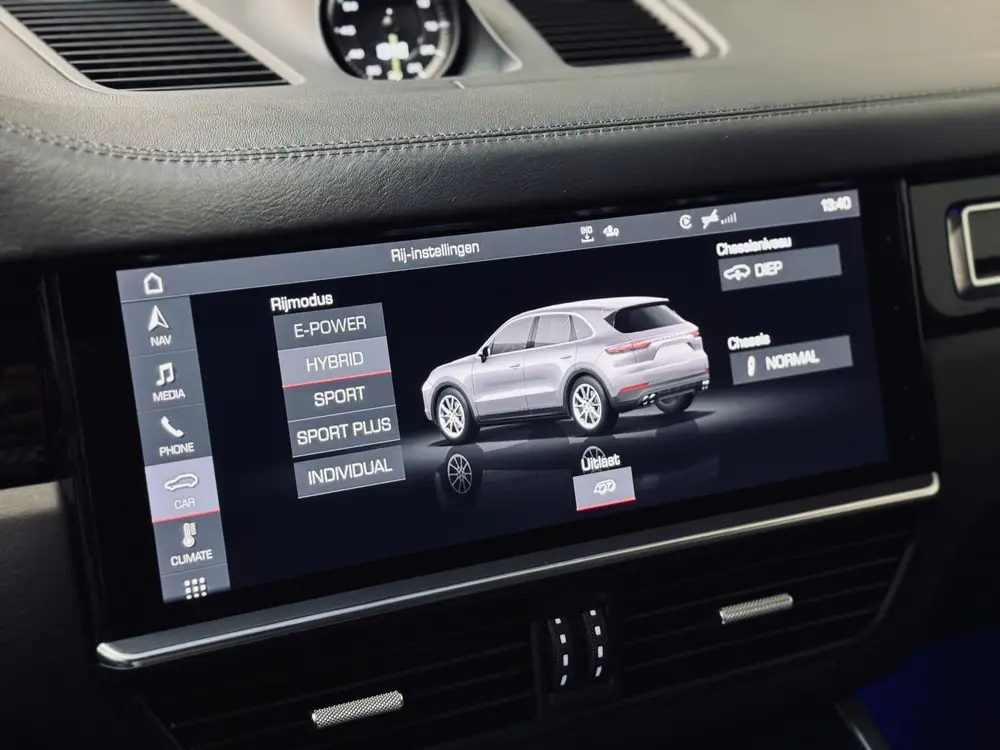 Porsche Cayenne 3.0 E-Hybrid uit 2021, foto 19