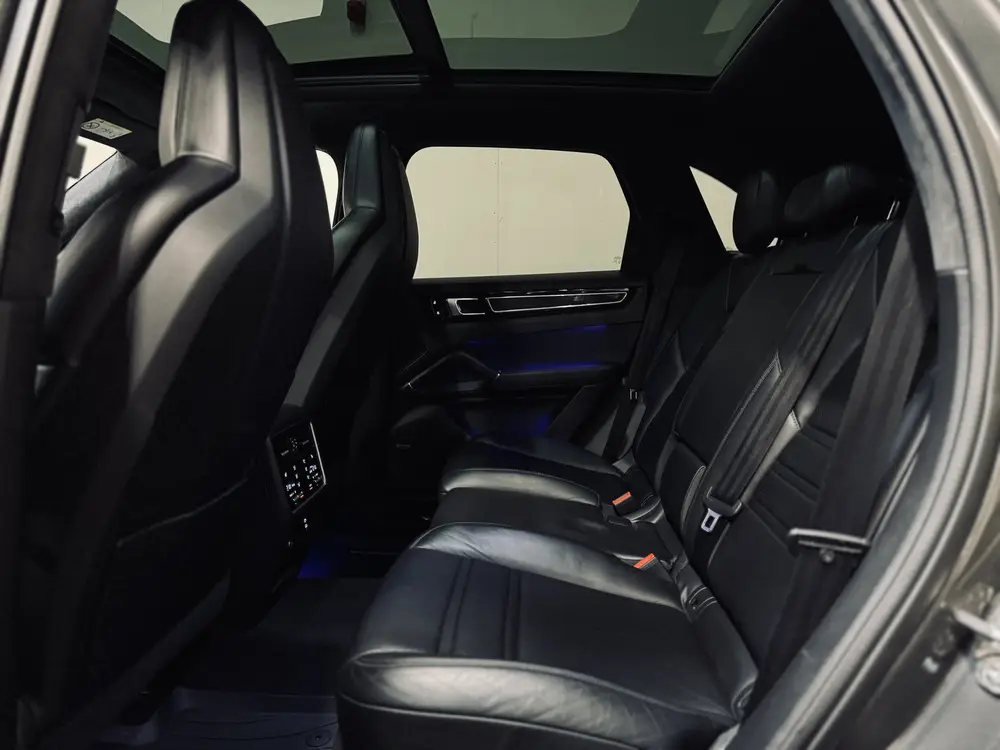 Porsche Cayenne 3.0 E-Hybrid uit 2021, foto 5