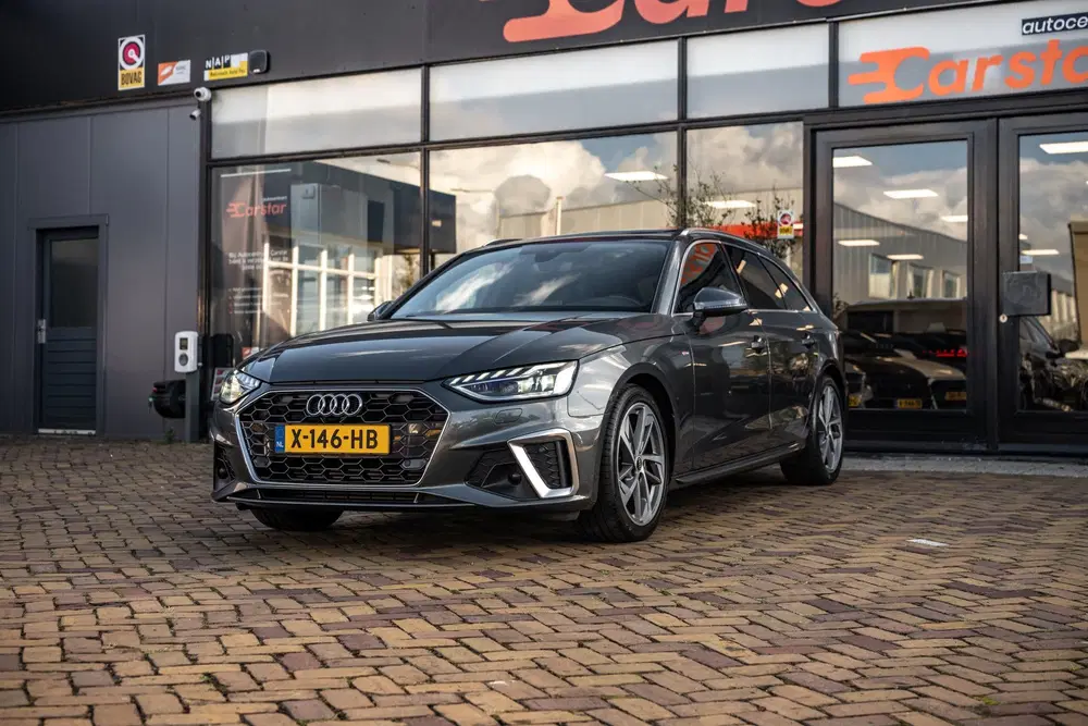 Audi A4 35 TFSI S edition uit 2021, foto 3