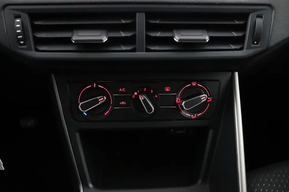 Volkswagen Polo 1.0 TSI Comfortline | Navigatie | Airco | uit 2020, foto 8