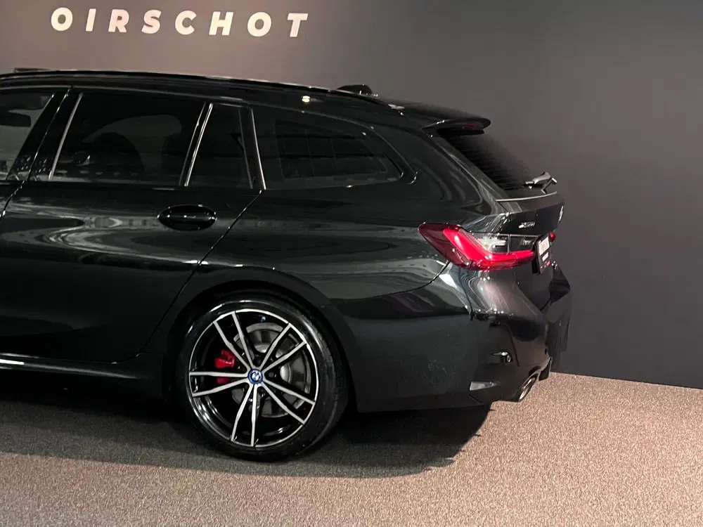BMW 3-serie 330e xDrive High Executive Edition M Pan uit 2022, foto 10