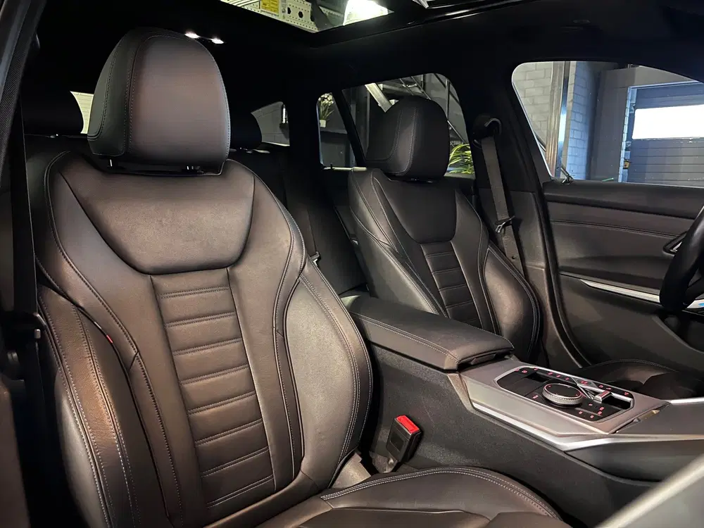 BMW 3-serie 330e xDrive High Executive Edition M Pan uit 2022, foto 20