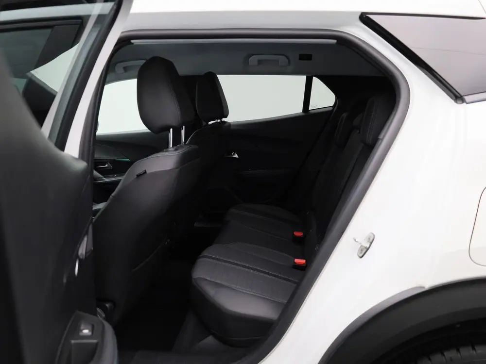 Peugeot 2008 1.2 PureTech Allure uit 2022, foto 10