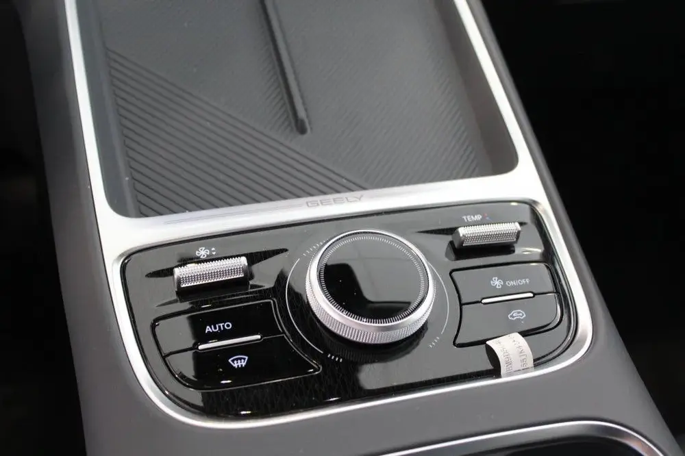 Geely Starray EM-i 1.5 Pro Plug-in uit 2026, foto 14